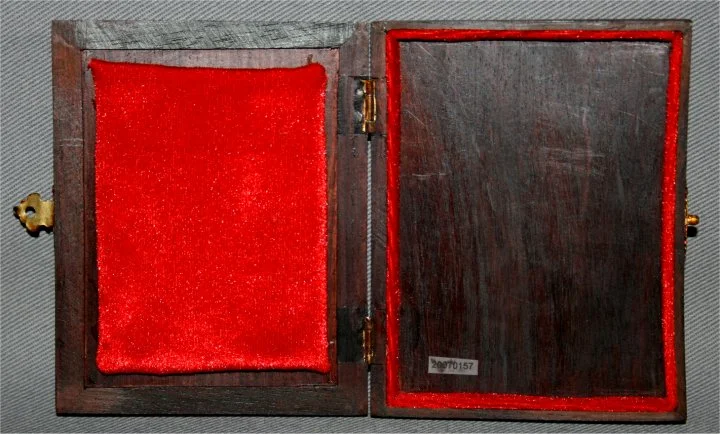 4thPlateWoodCase_MotherOfPearlInlay (2).jpg