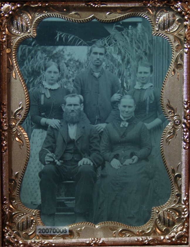 4thPlateTin_IdentifiedFamilyRareCameoCase (2).jpg