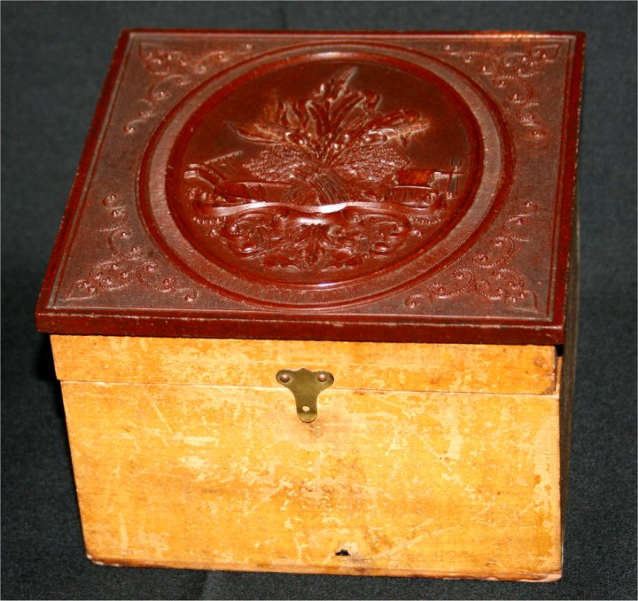 CollarBox_ThermoplasticHarvestMotif (1).jpg