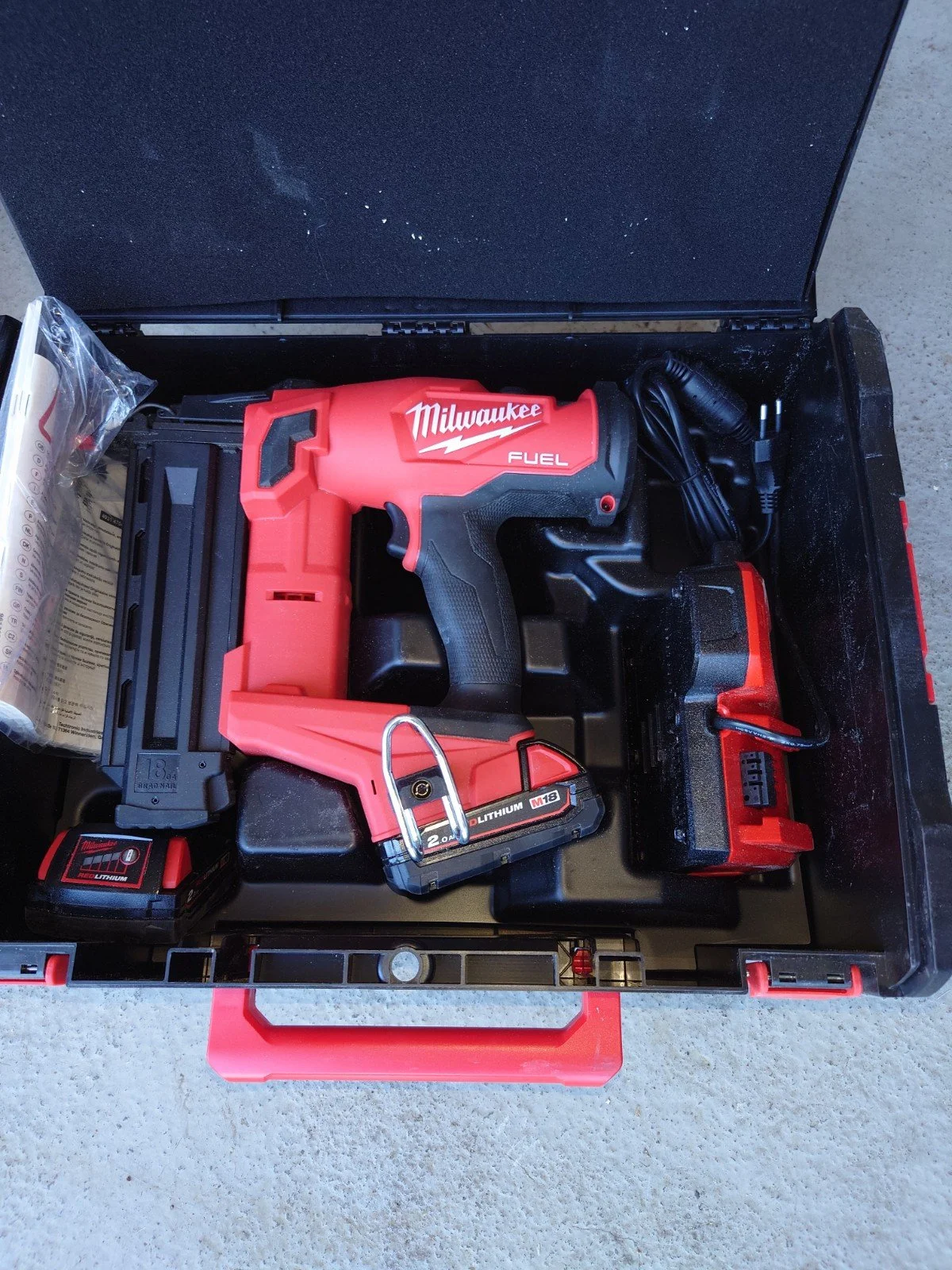 SOLGT -På vegne av bobestyrer til Profab Byggpartner AS har vi en tipphenger og verktøy til salgs.