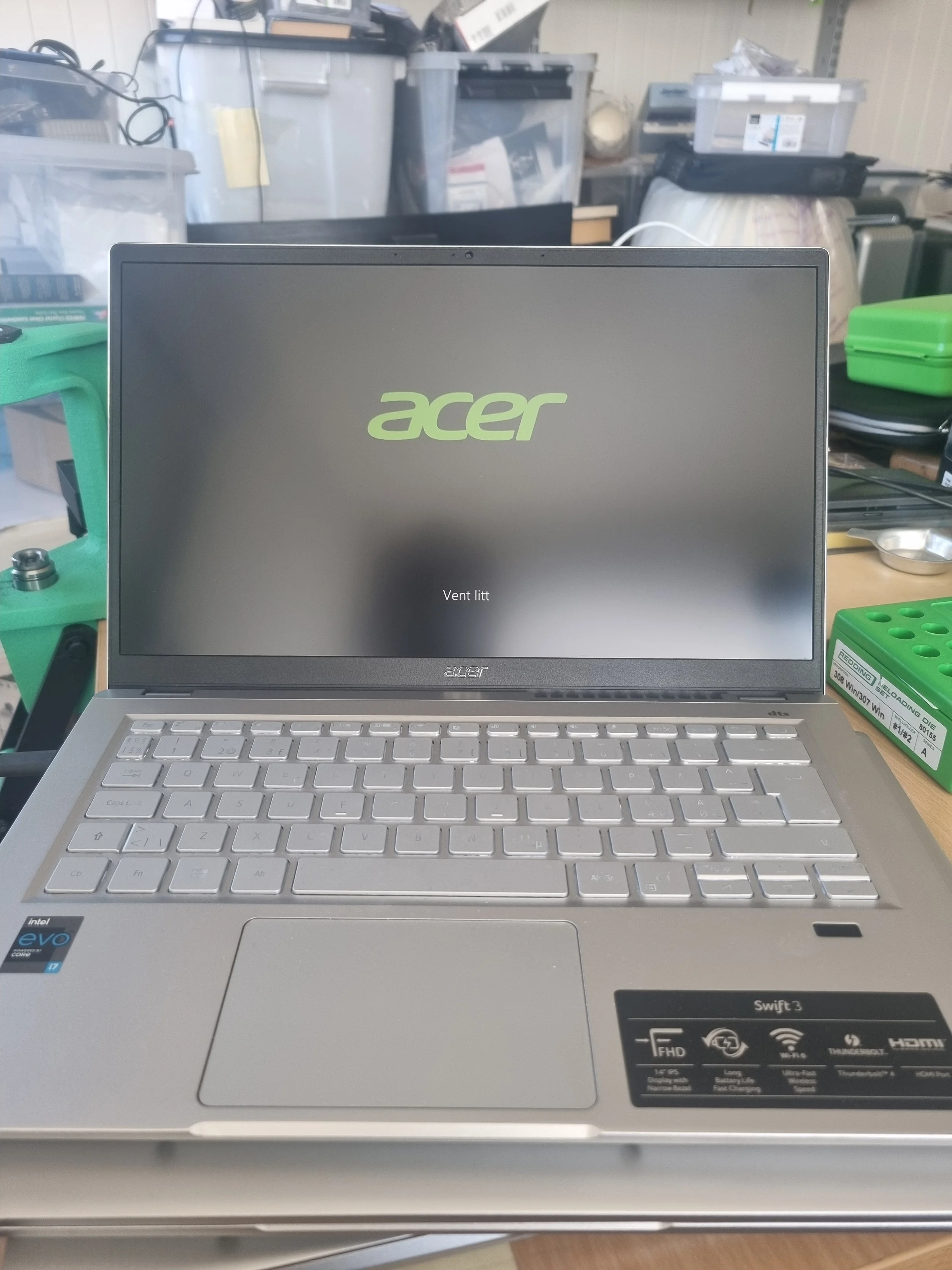 SOLGT - 4 bærbare PC, 3 stk Acer Swift 3 + 1 Huawei