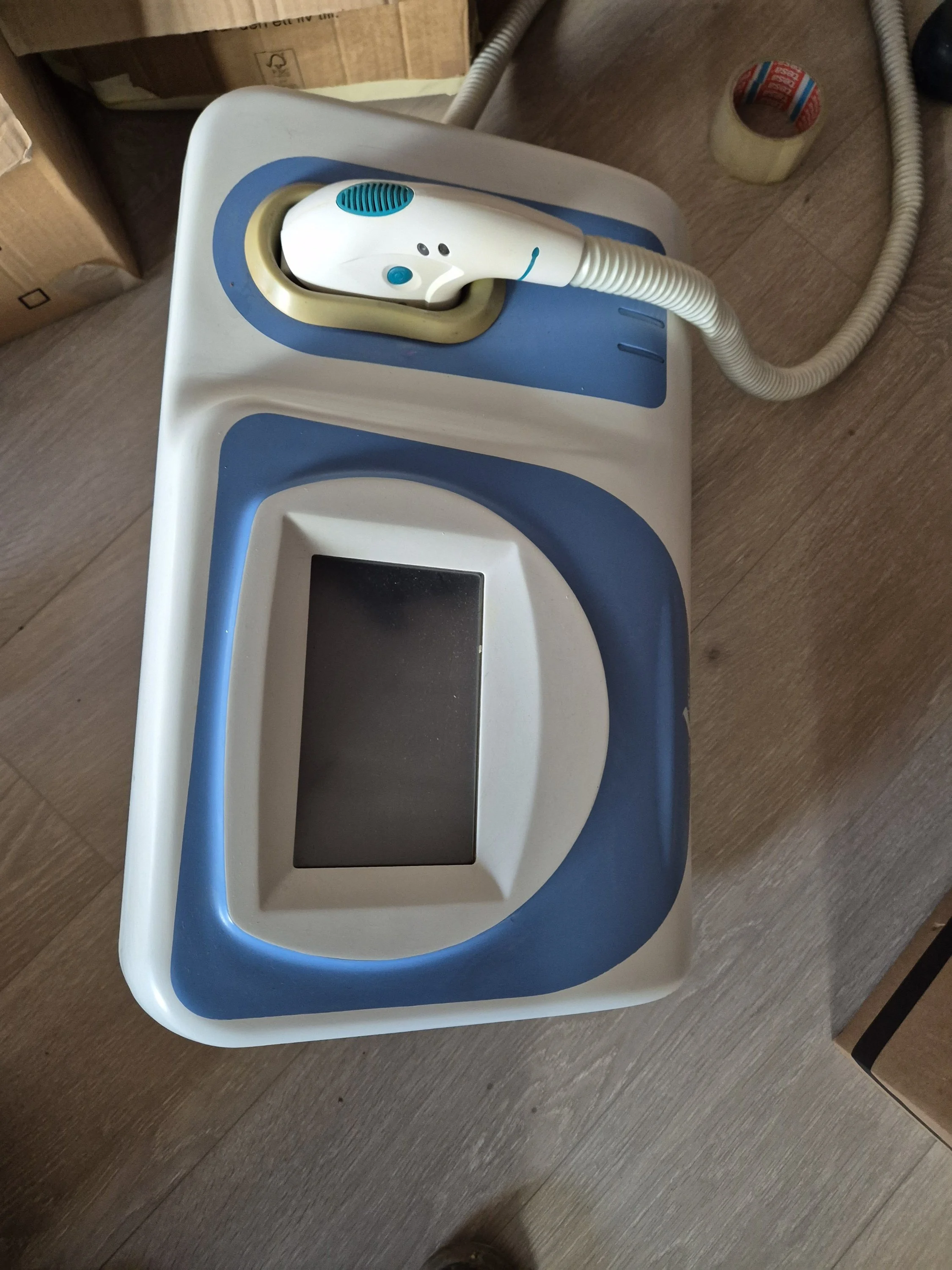 SOLGT - På vegne av bobestyrer har vi div hudpleie apperater til salgs.