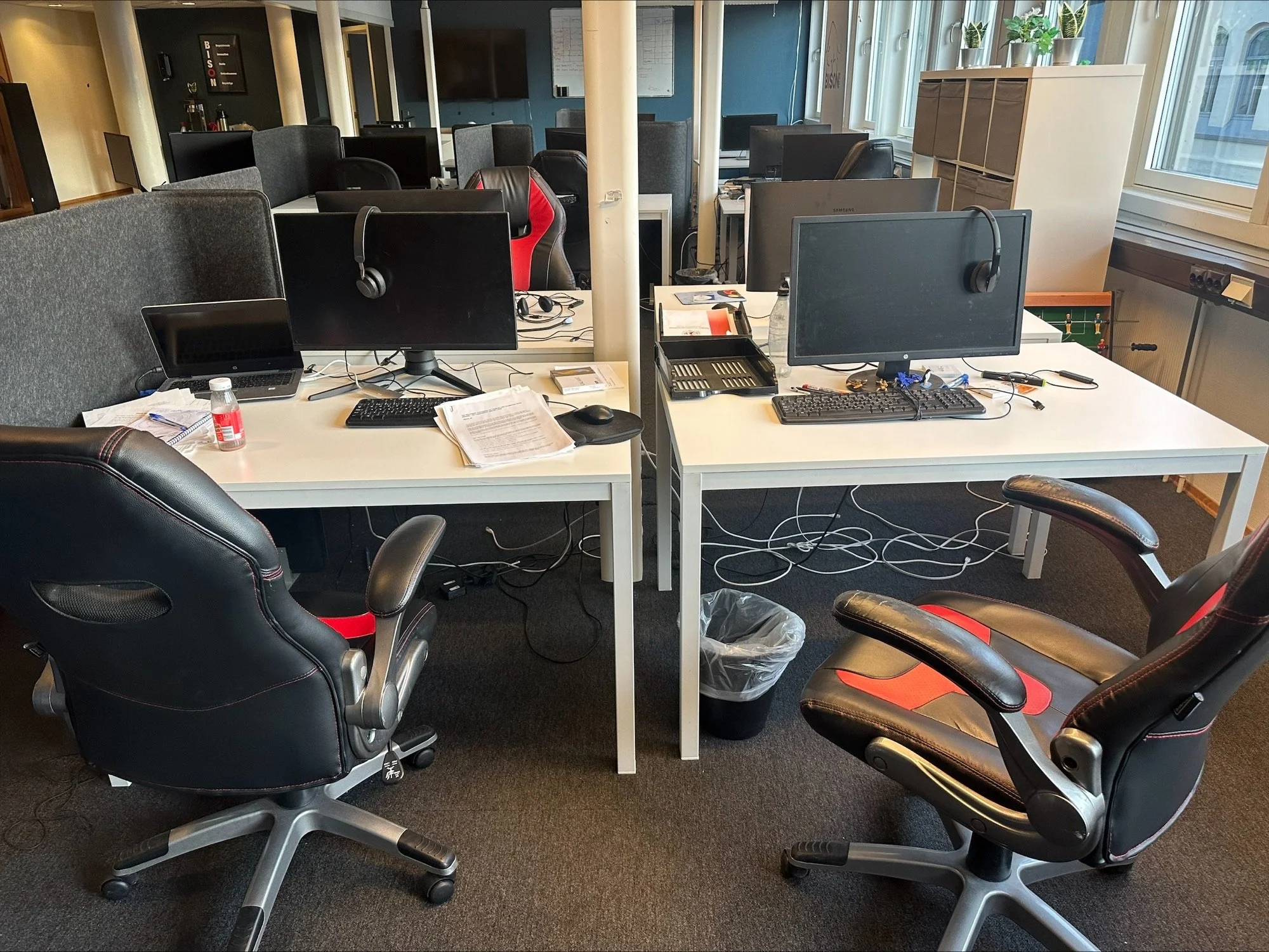 SOLGT-På vegne av bobestyrer har vi driftstilbehør fra callsenter til salg.