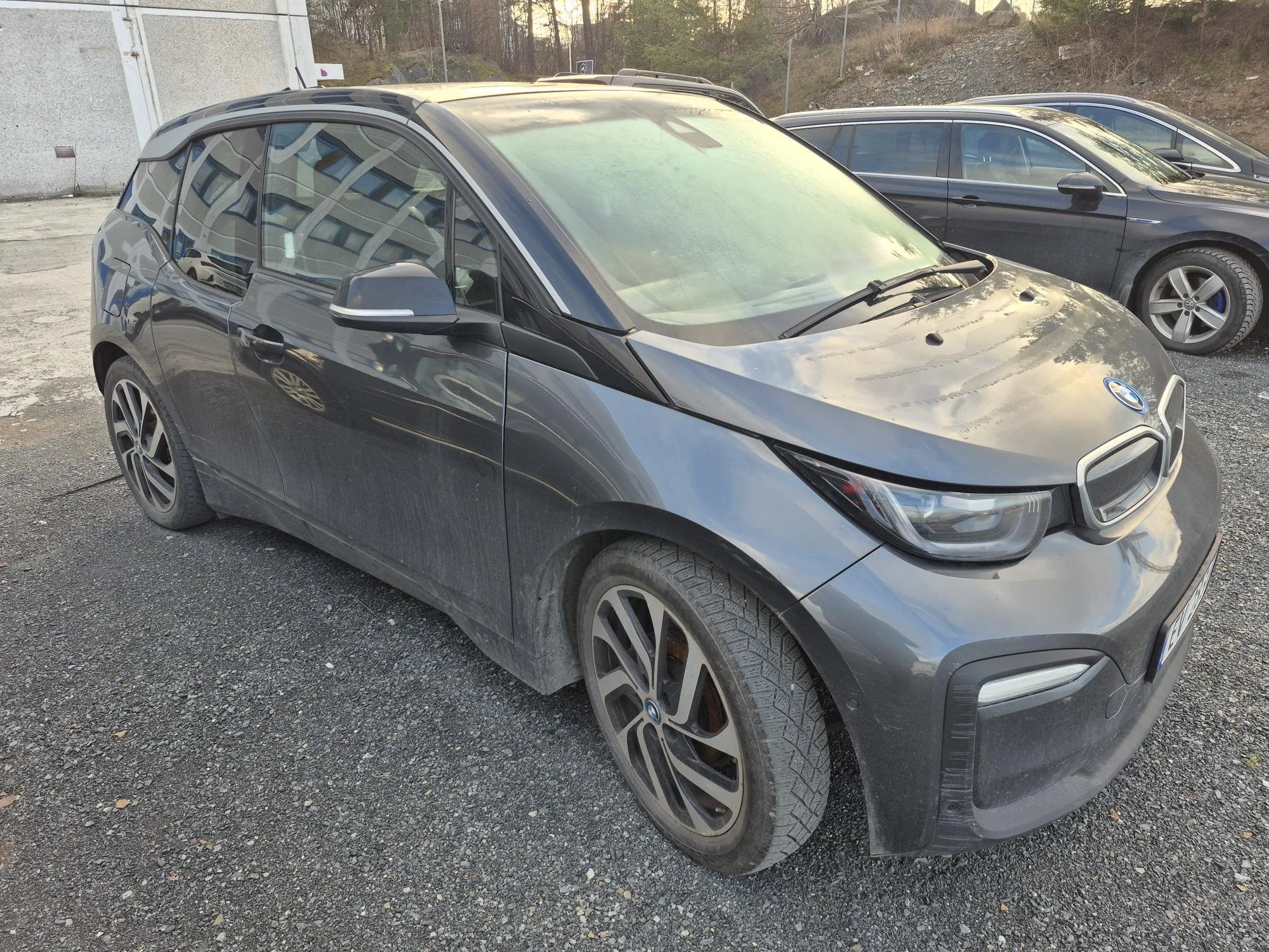 SOLGT Kr 45.000 - På vegne av bobestyrer har vi en BMW I3 til salgs.