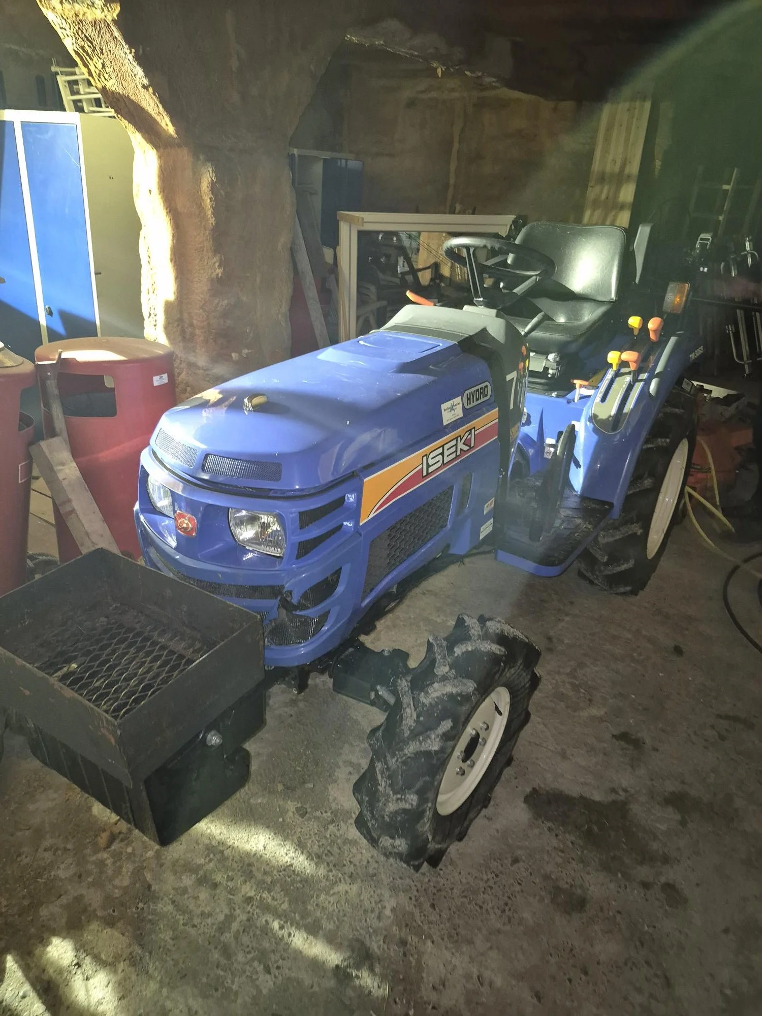 MOTTATT BUD KR 70.000 -På vegne av bobestyrer har vi en traktor til slags. Iseki TM3265, 2015