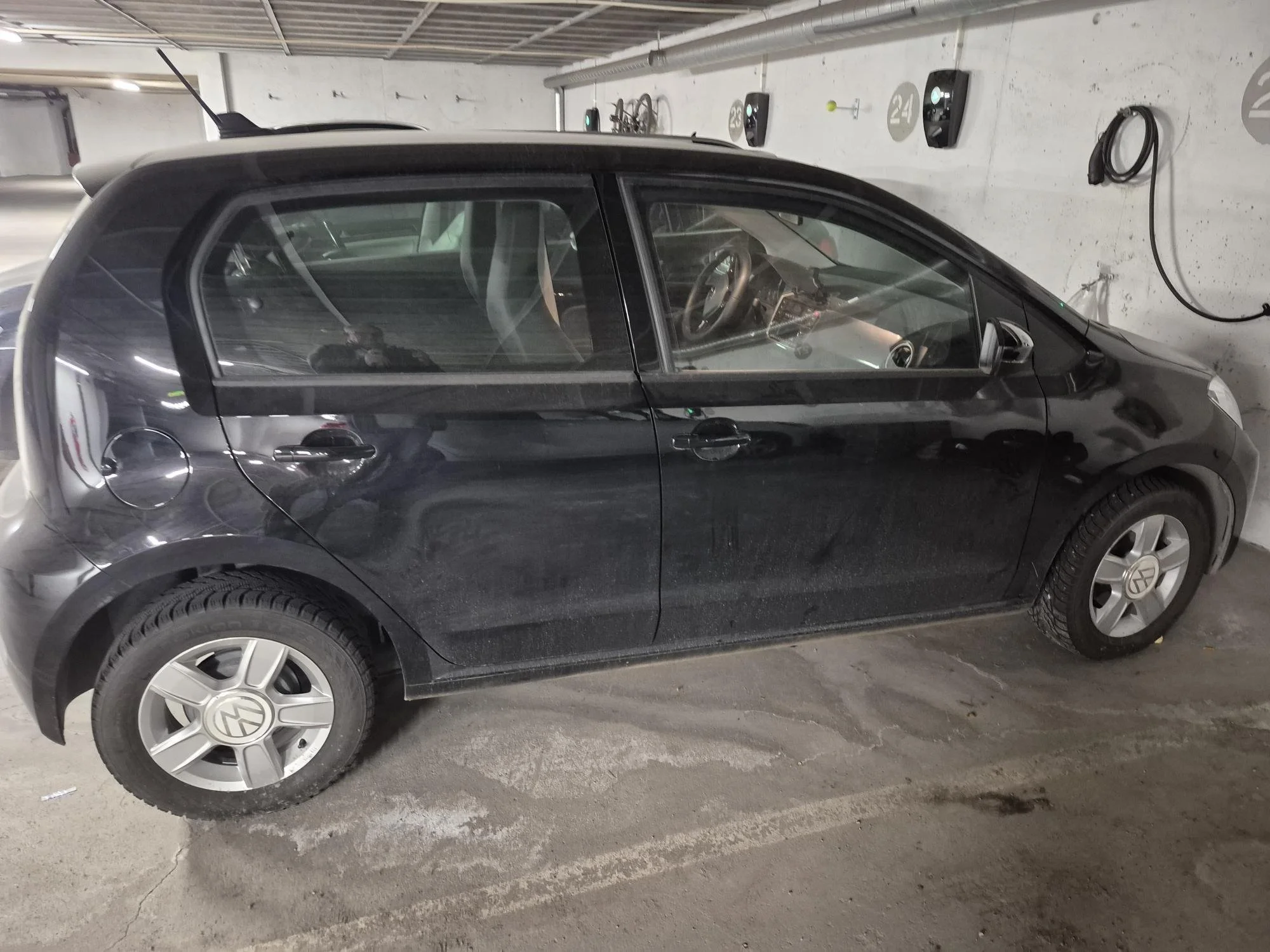 På vegne av bobestyrer har vi en EC 93667 VOLKSWAGEN UP! til salgs.