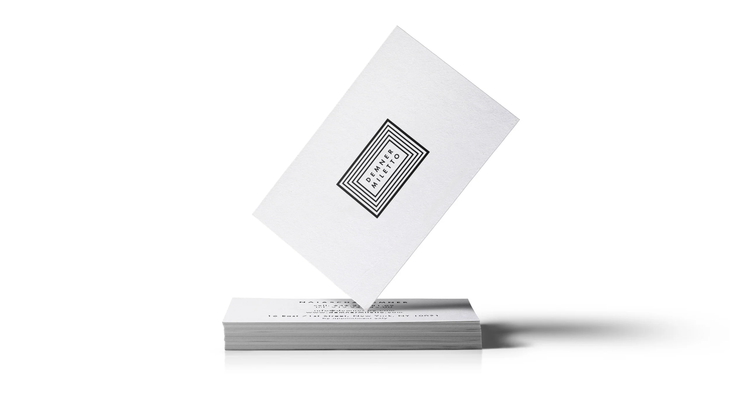 DM_Businesscard_mockup.jpg