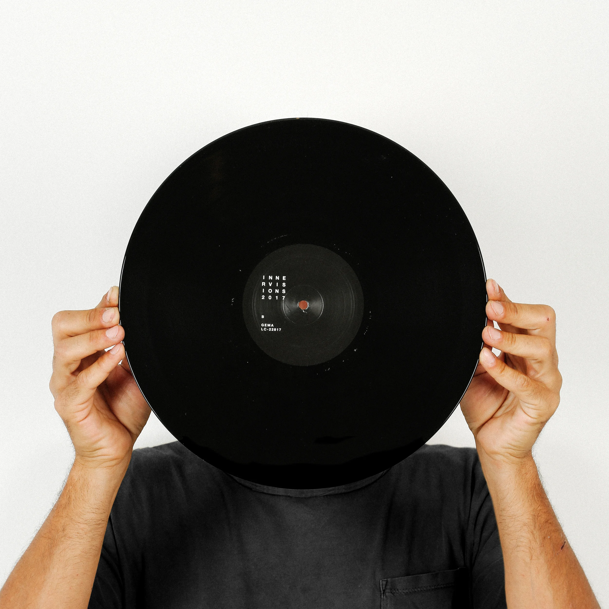 howling_vinyl_04.jpg