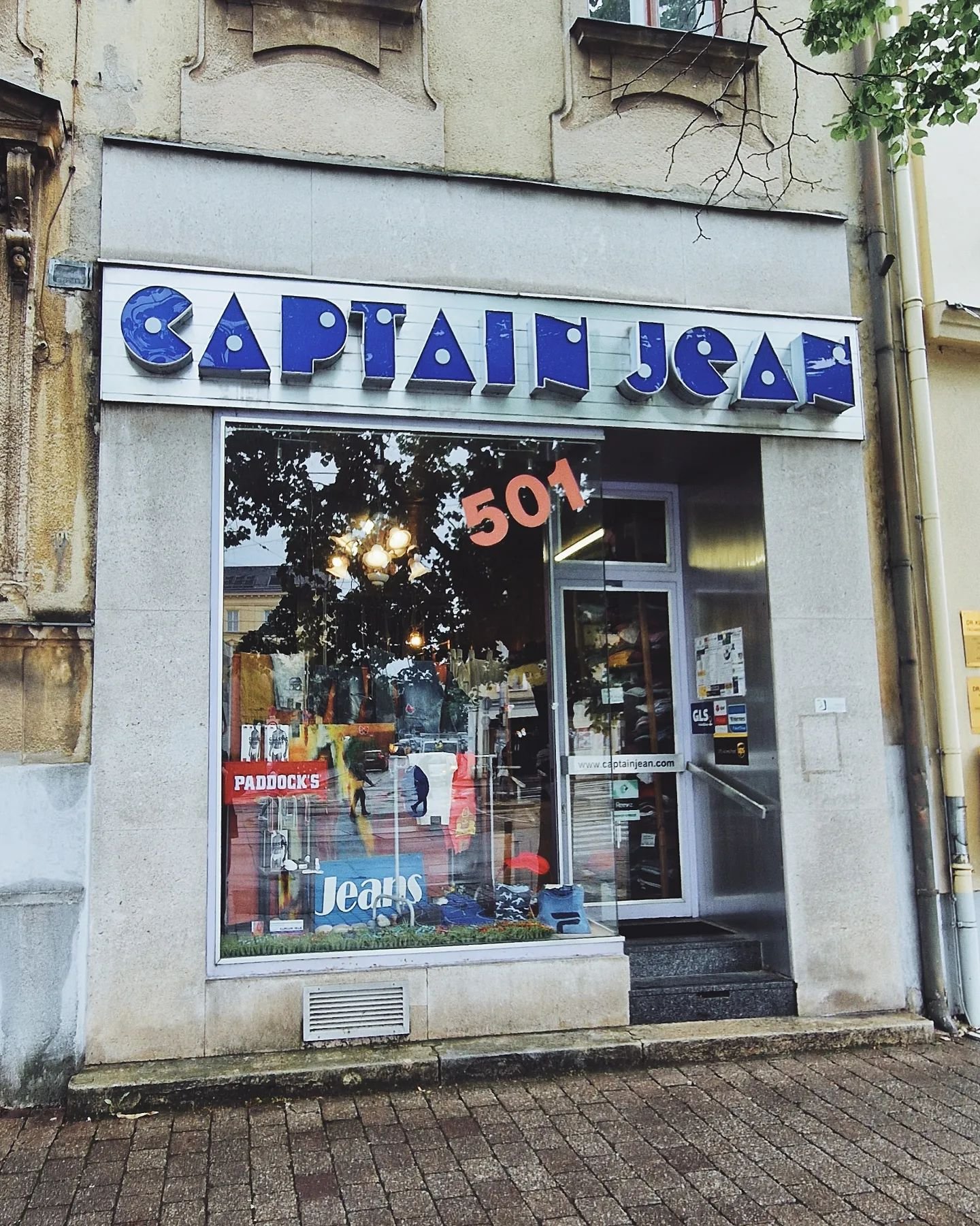 Linzerstra&szlig;e, 1130
#
#font #schrift #abc #type #typo #typografe #typography #letters #lettering #shopfront #foundtype #typeporn #dailytype #dailyfont #wien #vienna #wienfont #fontwien #curated #city #1130 #austria #storefront #shopfrontspoetry 