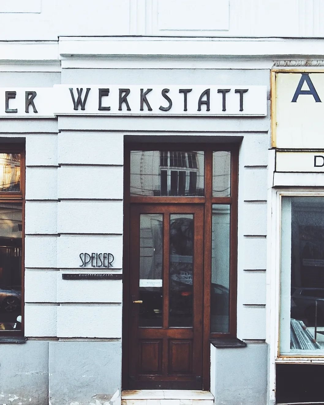 Billrothstrasse, 1190
#
#font #schrift #abc #type #typo #typografie #typography #letters #lettering #shopfront #foundtype #typeporn #dailytype #dailyfont #wien #vienna #wienfont #fontwien #curated #city #1010 #austria #storefront #shopfrontspoetry #w