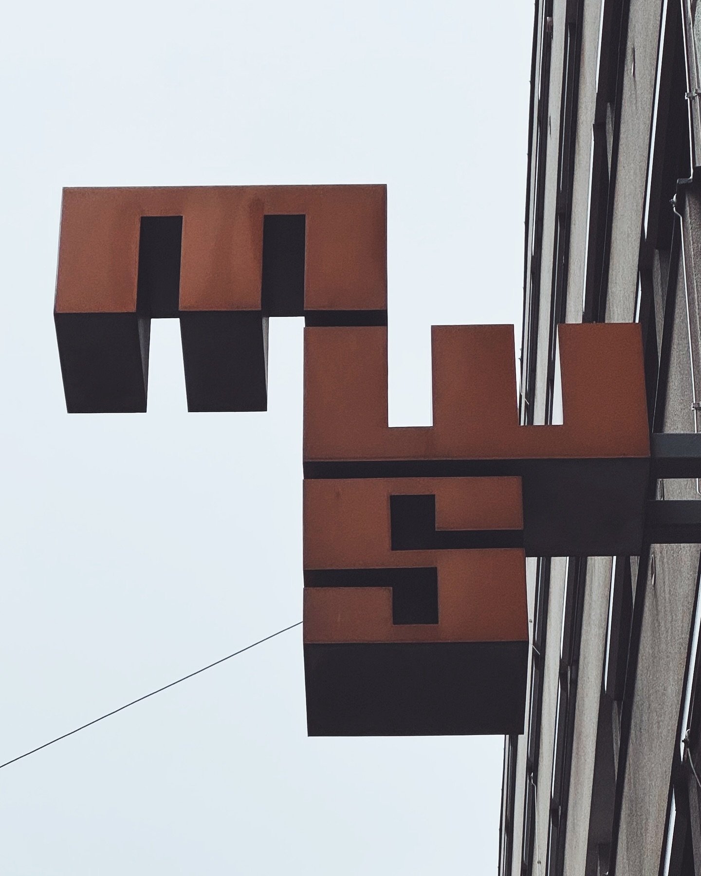 Hamburgerstr, 1050
#
#font #schrift #abc #type #typo #typografie #typography #letters #lettering #shopfront #foundtype #typeporn #dailytype #dailyfont #wien #vienna #wienfont #fontwien #curated #city #1050 #austria #storefront #shopfrontspoetry #wien