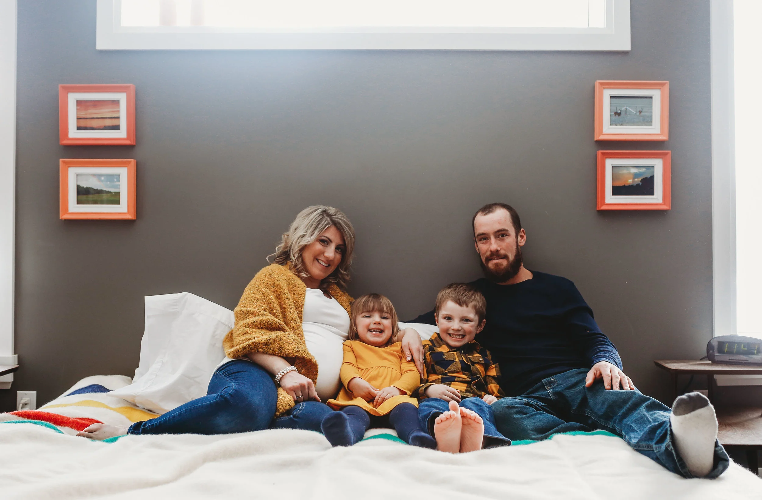 allielikophotography-ottawa-kanata-December-lifestylematernitysession-49.jpg