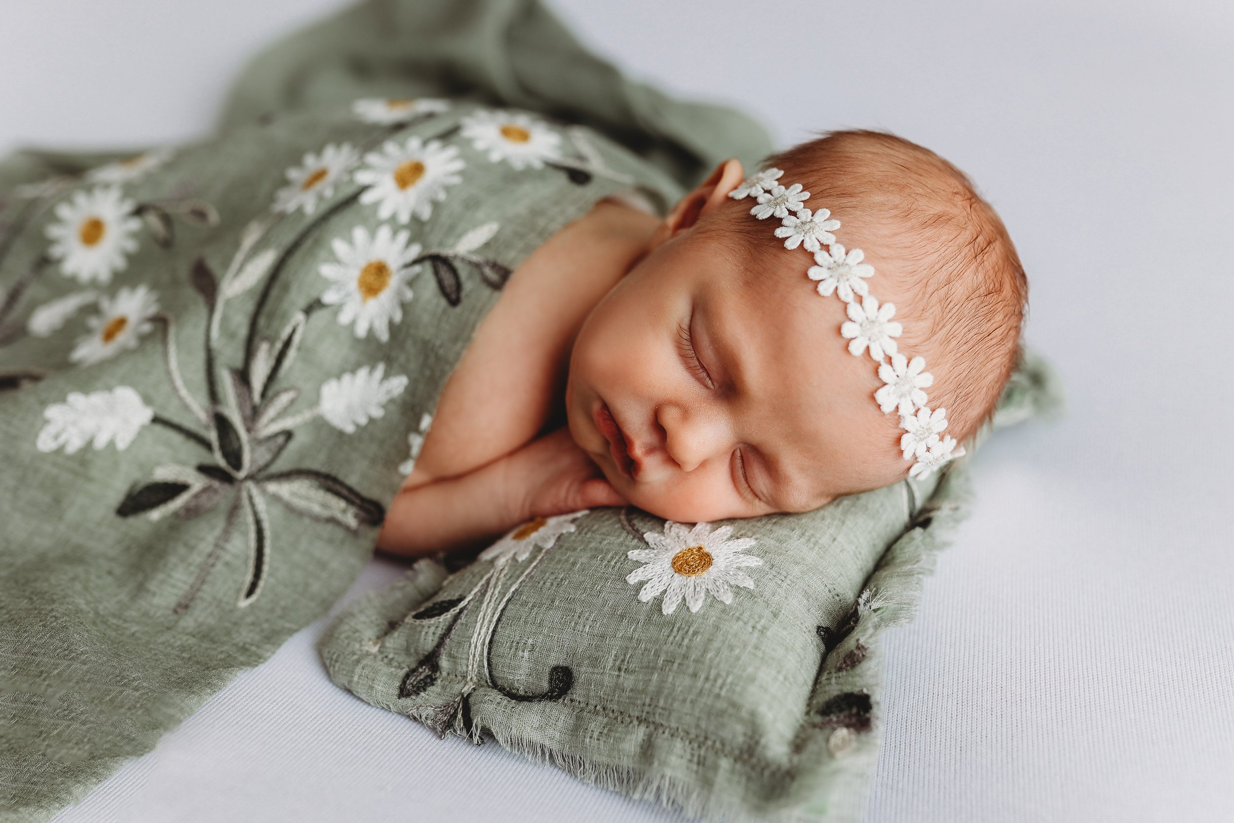 allielikophotography-ottawafamilyphotography-russell-newbornsession-maeve-1.jpg