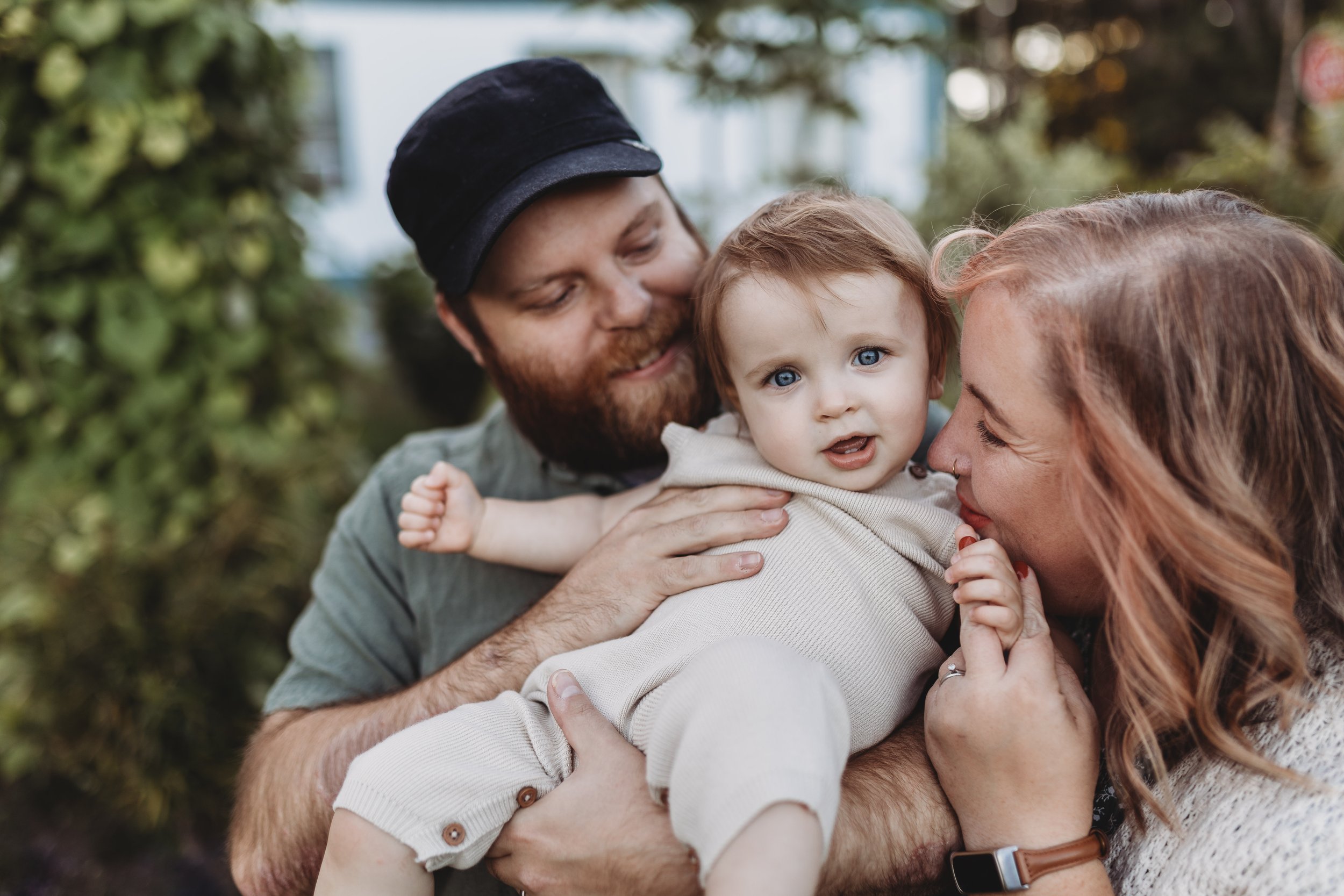 allielikophotography-ornamentalgardens-ottawa-family-4.jpg