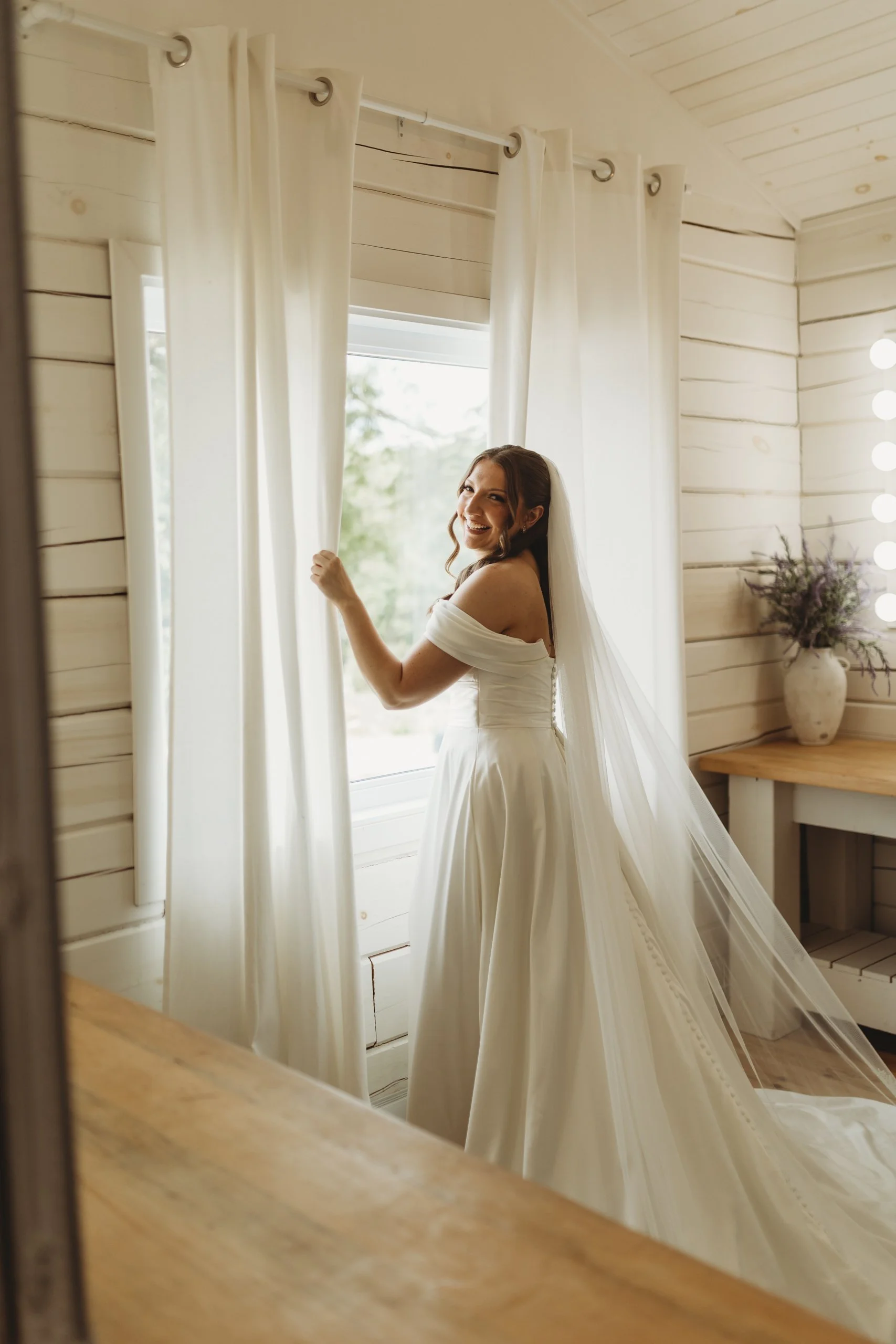 allielikophotography-ottawaweddingphotographer-lebelvedere-ottawaweddings (13 of 1).jpg