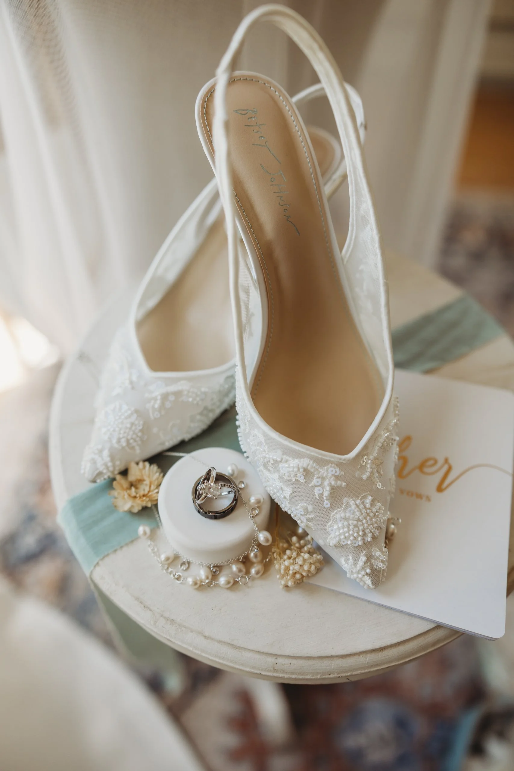 allielikophotography-ottawaweddingphotographer-lebelvedereweddings (2 of 1).jpg