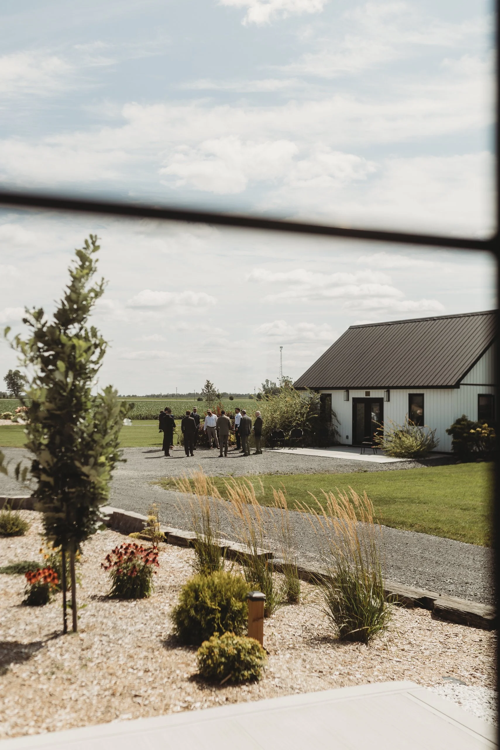 allielikophotography-ottawaweddingphotographer-bleeksandbergamot (16 of 1).jpg