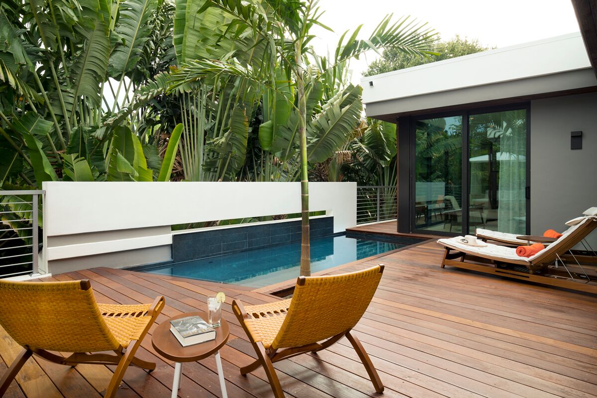 19a. OUTDOOR_POOL_01_preview.jpeg