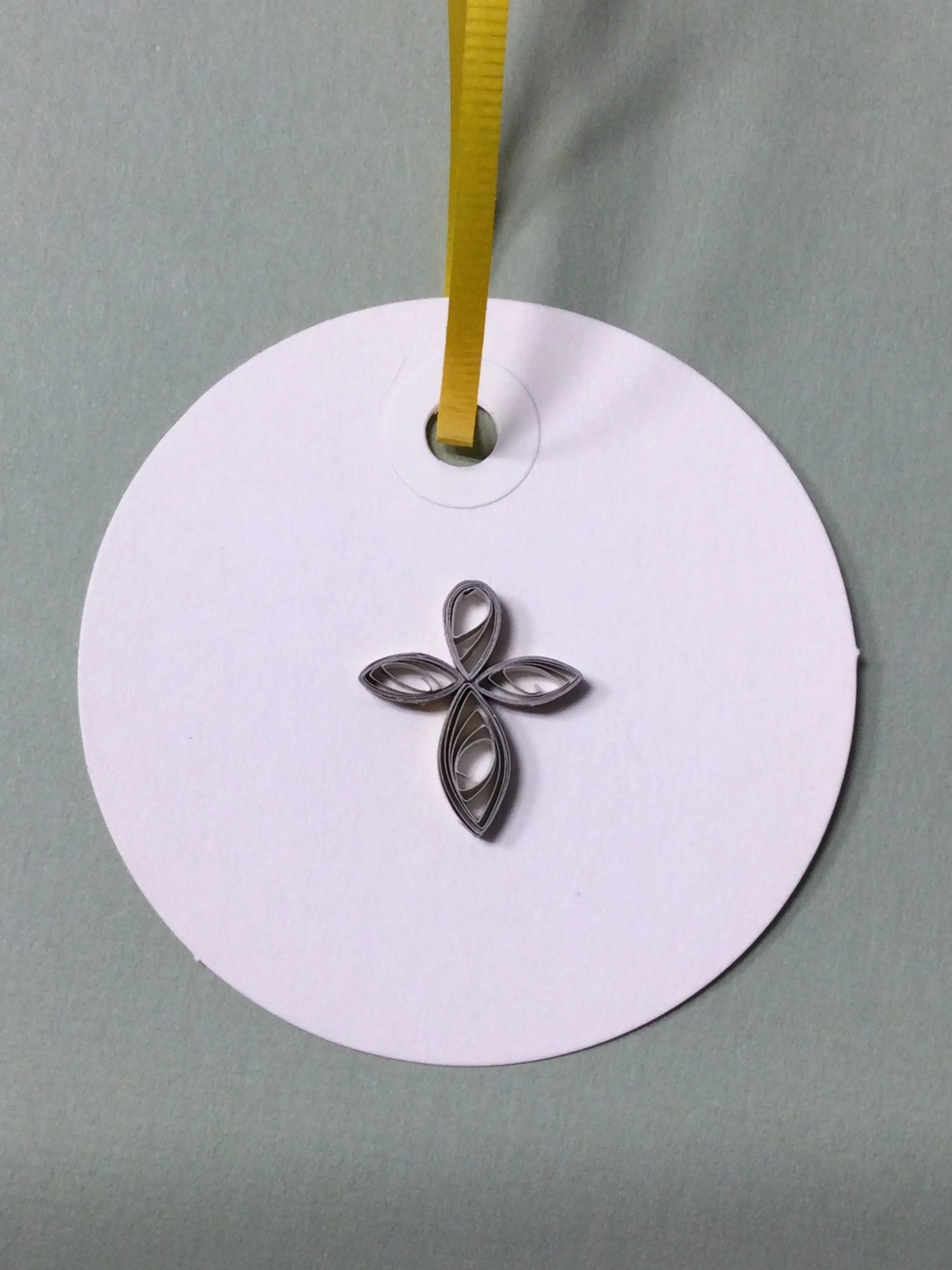 2 1/2" round gift tag - $7.00