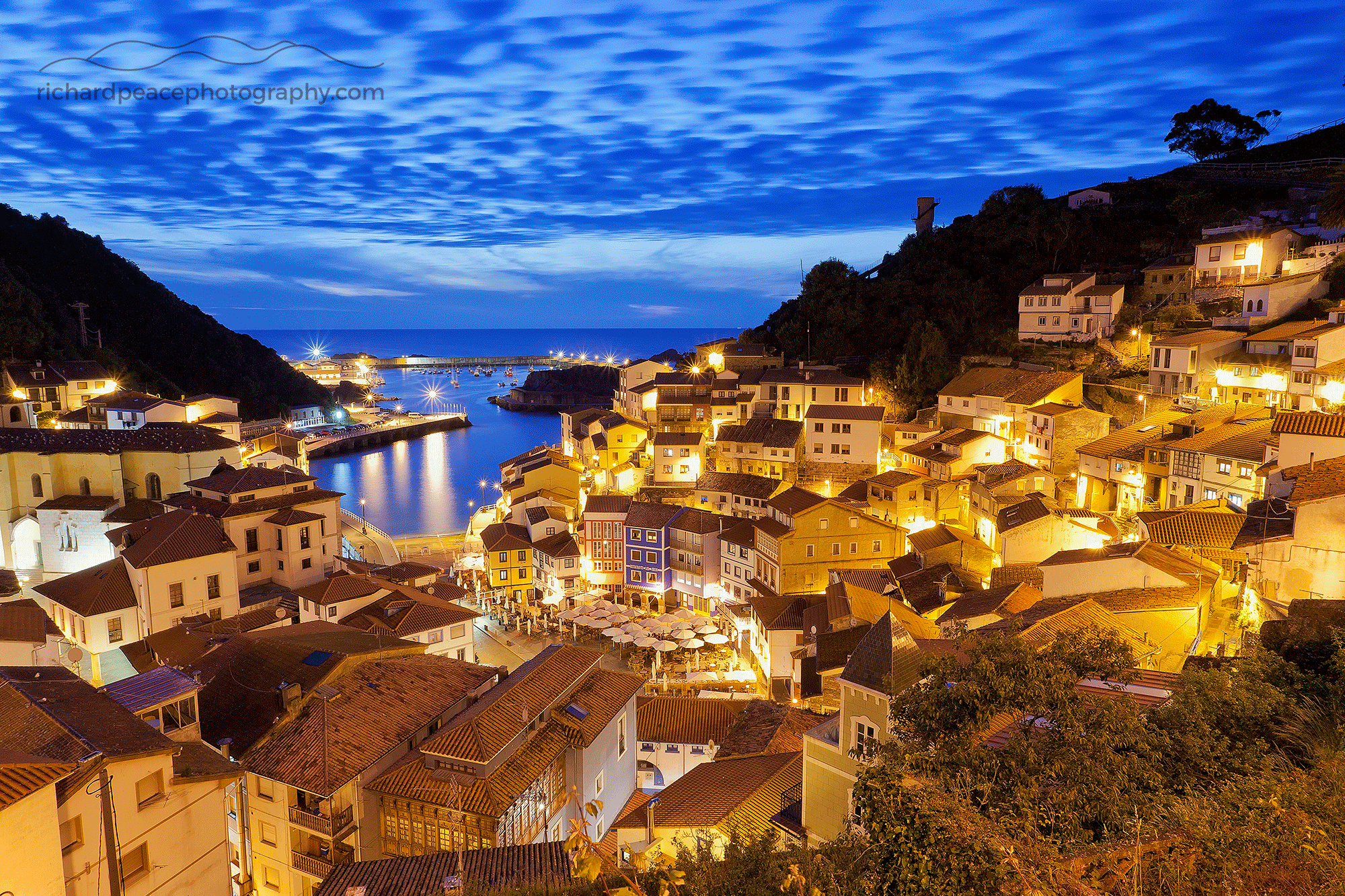 #4 blue hour 2 : cudillero
