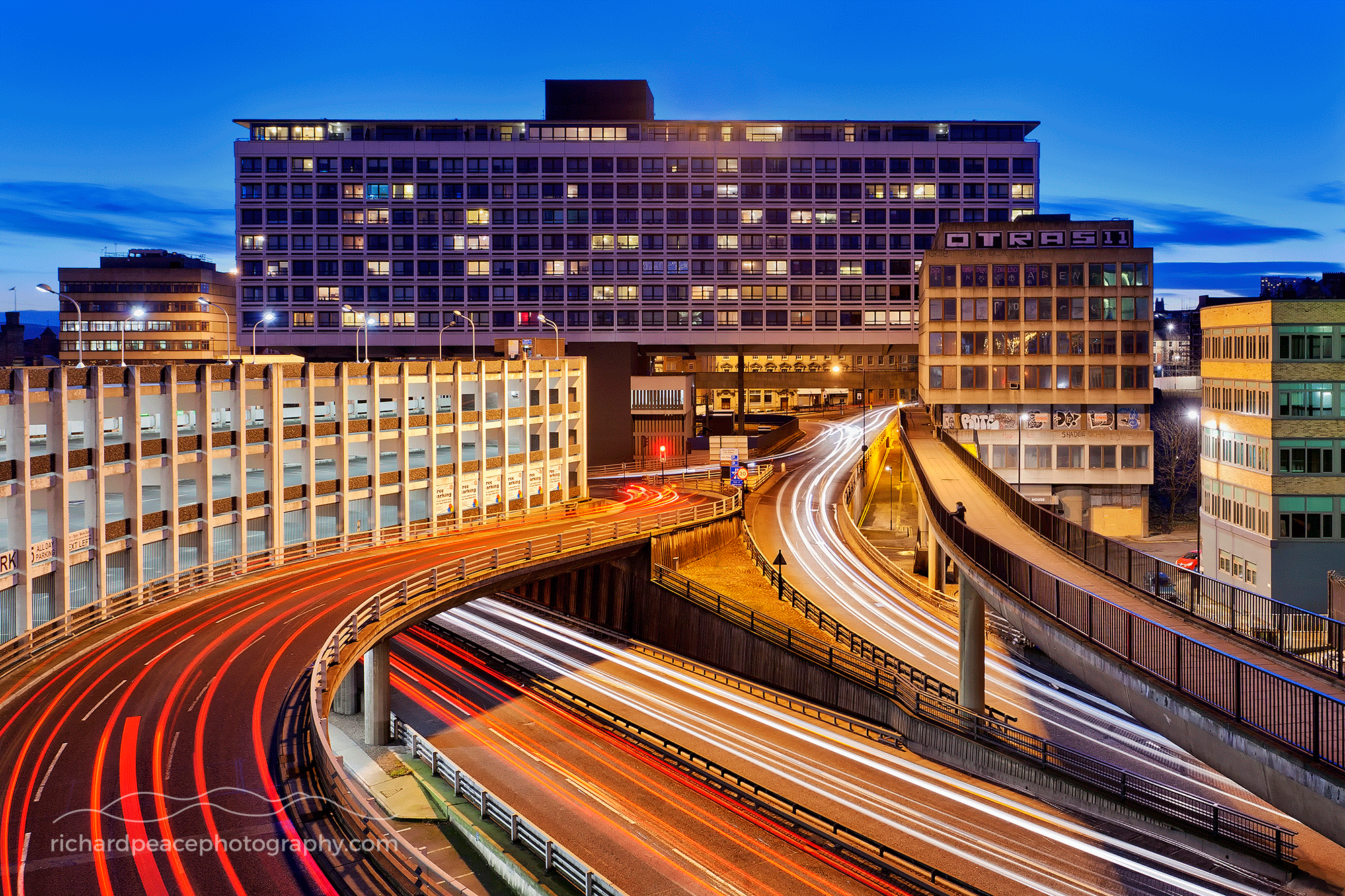 #8 blue hour 1 : tyneside traffic tango