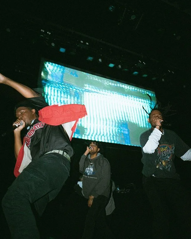 TELL YA COLLEGE TO THROW THE BAG 📸:@ahotelparty