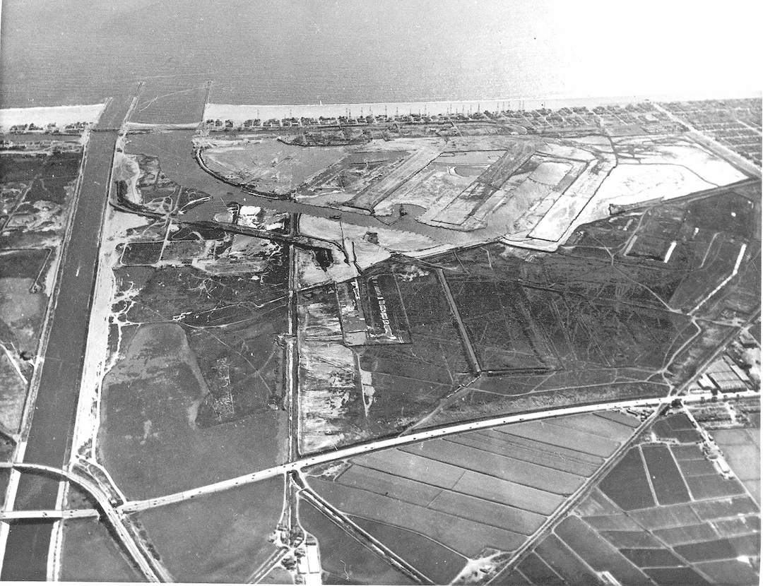 Dredging of Marina del Rey begins, 1960