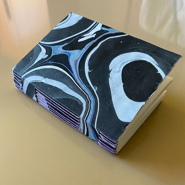 So proud of the little long stitch book I made with my own hand marbled paper!  Thank you @vintagepagedesigns for the free tutorial and @sheryloppenheim for the paper marbling workshop @92ndstreety #bookmaking #longstitch #marbledpaper #bookbinding #