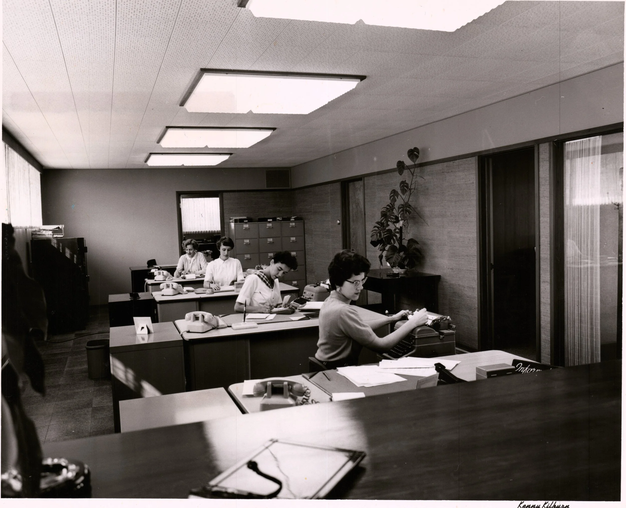 Kiwanis Chamber of Commerce 1958.jpg