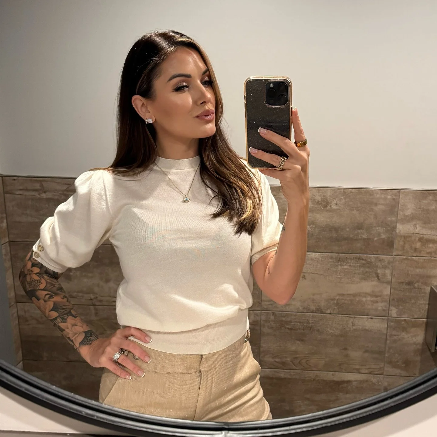Today was such a beautiful event! 🍷🖤 @epicutis 

Thank you to  @epicutis_mel &amp; @epicutis_maria for inviting the girls and I. It was a pleasure to speak on today&rsquo;s panel with other incredible med spa owners!

I met some brand new beautiful