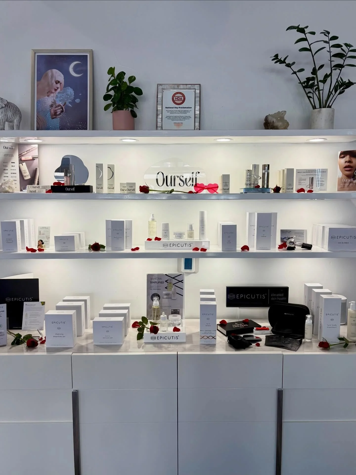 TOMORROW IS THE DAY 😍❤️✨

&ldquo;Eye LOVE Your Pout&rdquo;
💗Feb. 14th
❤️10:30 - 2:30

Even if you didn&rsquo;t get a chance to prebook a facial, come stop by for:

❣️Discounts on Epicutis, Ourself and RMS Beauty
💐Unique Flower Bouquets
💄RMS Beaut