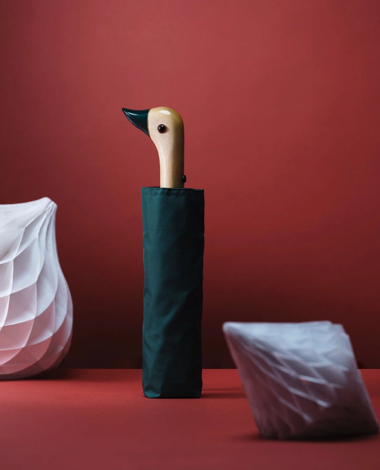 You know the iconic handle, but do you know the story behind it?⁠
⁠
Original Duckhead was founded as a lasting alternative to destined-for-the-trash-can umbrellas. Find new and classic styles on Shoppe Online!⁠