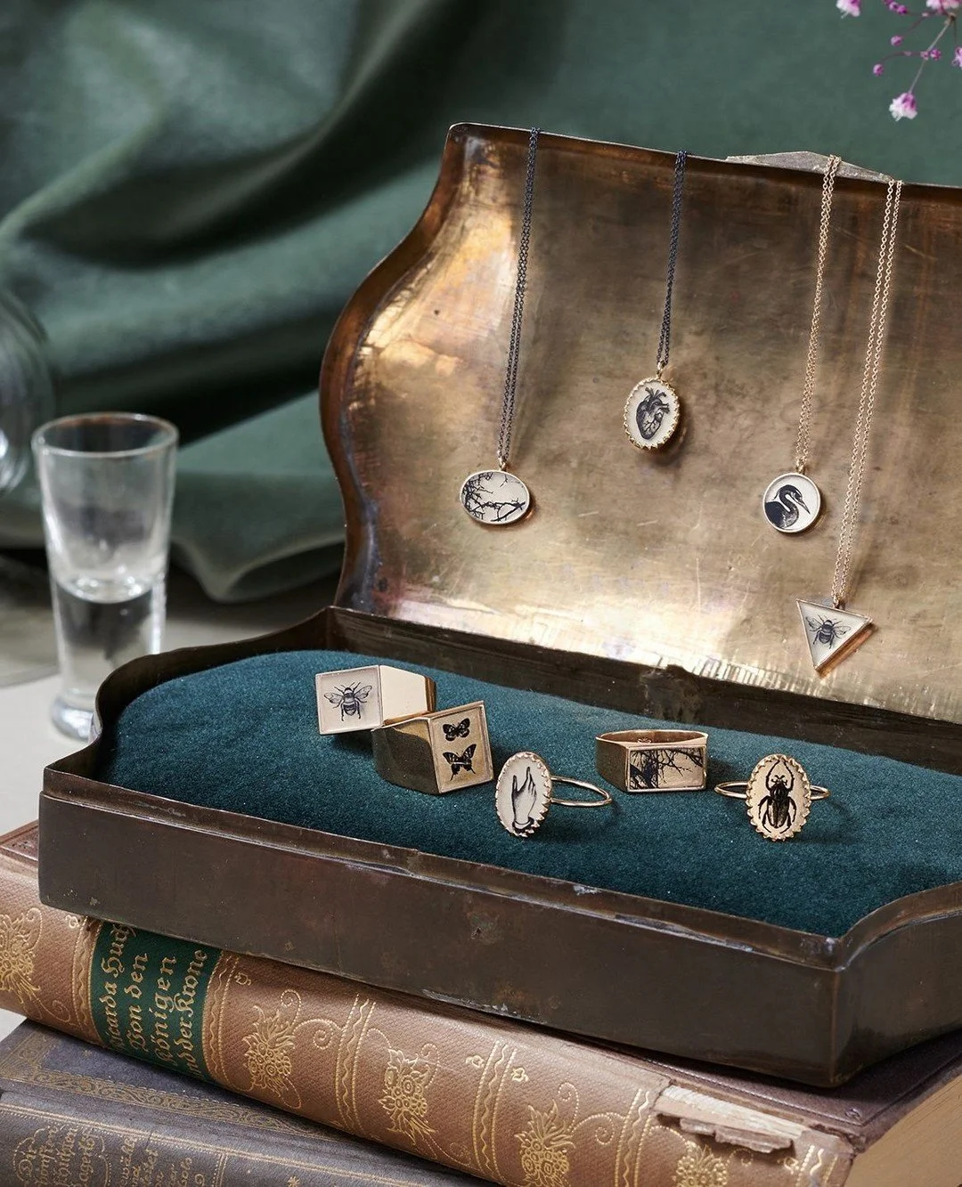 Hand-illustrated sepia-toned symbols trimmed in glistening metals. Swipe for favorites from Anzu Jewelry &mdash; on Shoppe Online now and on deck for our winter show!⁠
⁠
SHOPPE OBJECT⁠
February 1&ndash;3, 2026⁠
New York City⁠
⁠
See you there!⁠
⁠