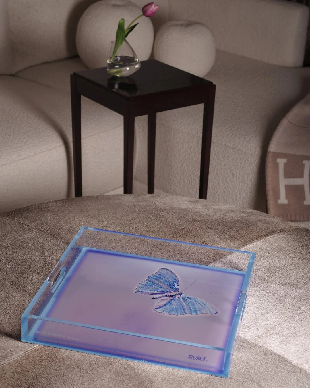 Proof that a little color goes a long way. On Shoppe Online now:⁠
⁠
@davidstesnerarthouse⁠
@calhounandco⁠
@dusendusen⁠
@blockdesign⁠
@bittersco⁠
@casaamarosa⁠