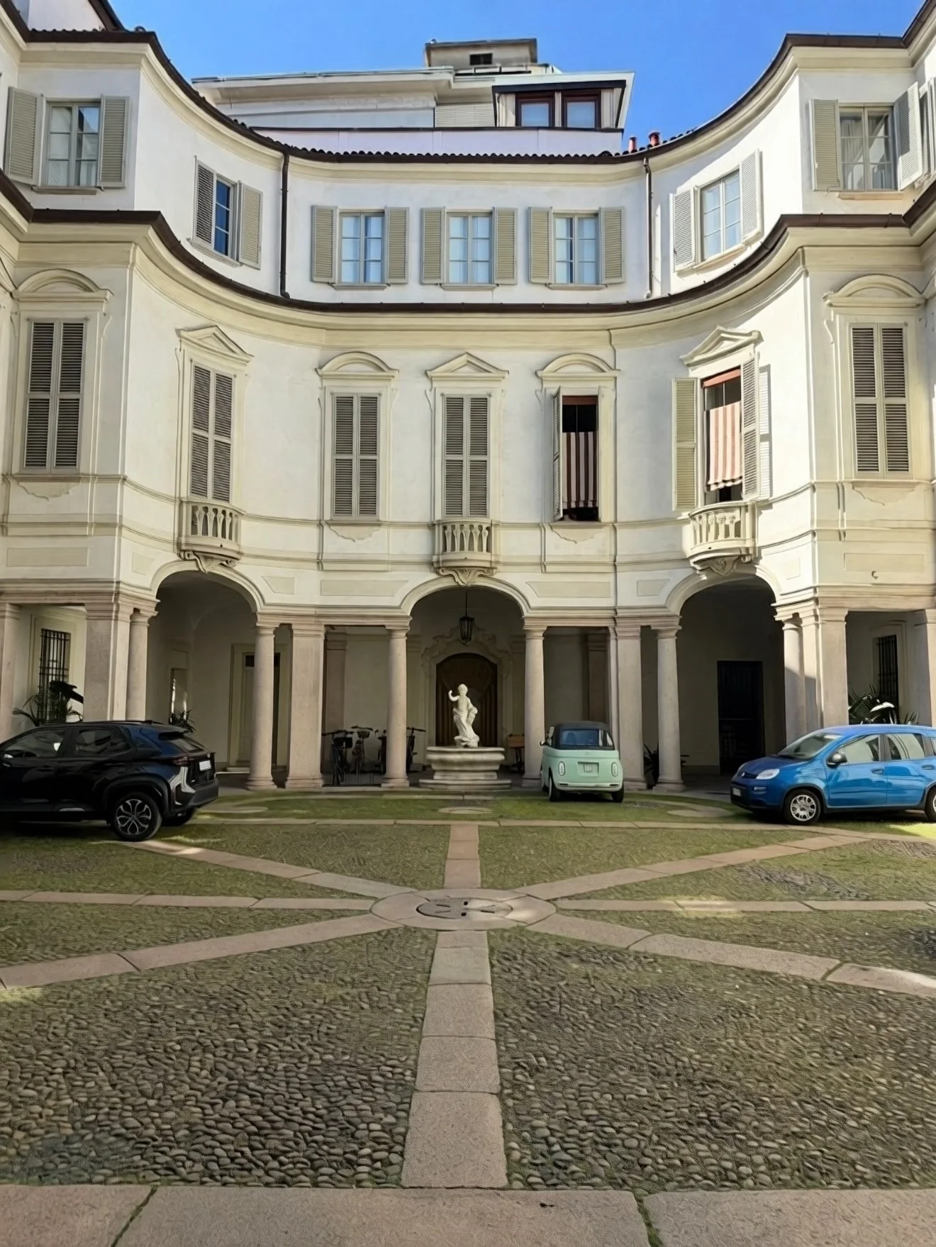 Facetune_26-04-2026-09-28-40.jpg