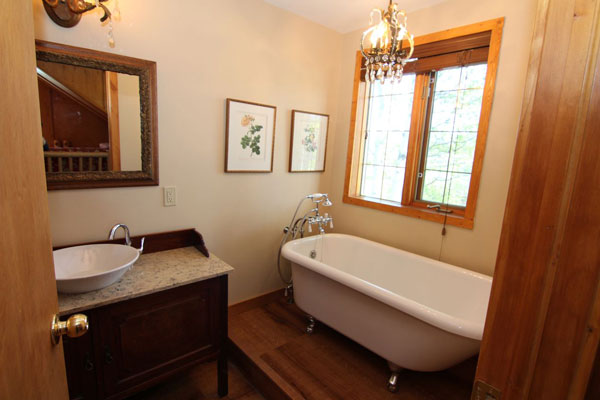 bighousepage-bathroom.jpg