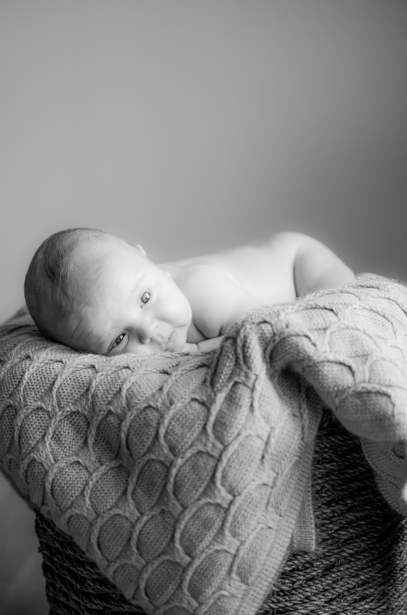 nyc-photographers-NEWBORN-PHOTOSHOOT-10003.jpg