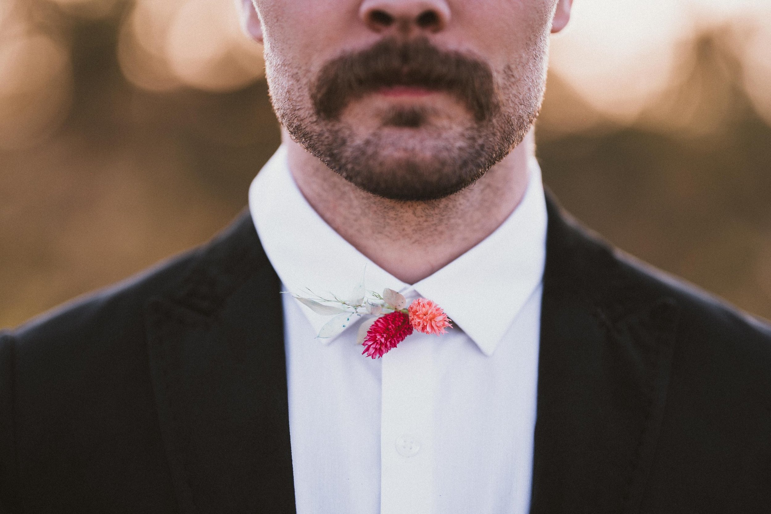 TONY-GAMBINO-PHOTOGRAPHY-BEND-OREGON-WEDDING-SHOOT_1481 Groom Flower Tie.jpg
