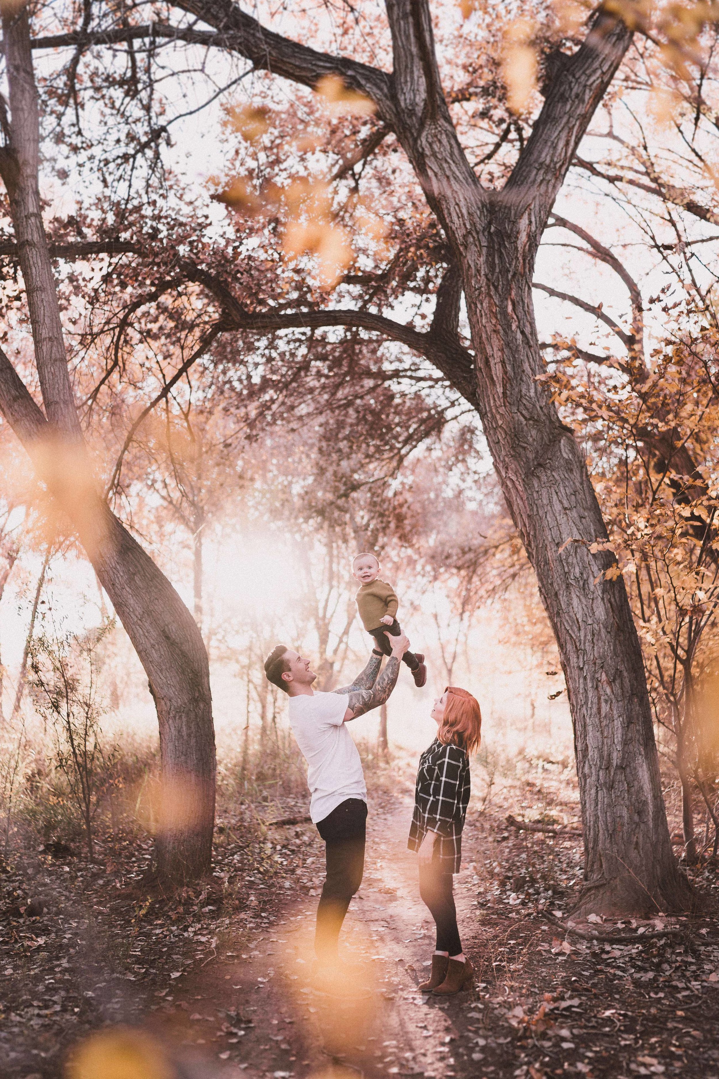 TONY-GAMBINO-PHOTOGRAPHY-BEND-OREGON-FAMILY-PHOTO-SHOOT-000_1547.jpg