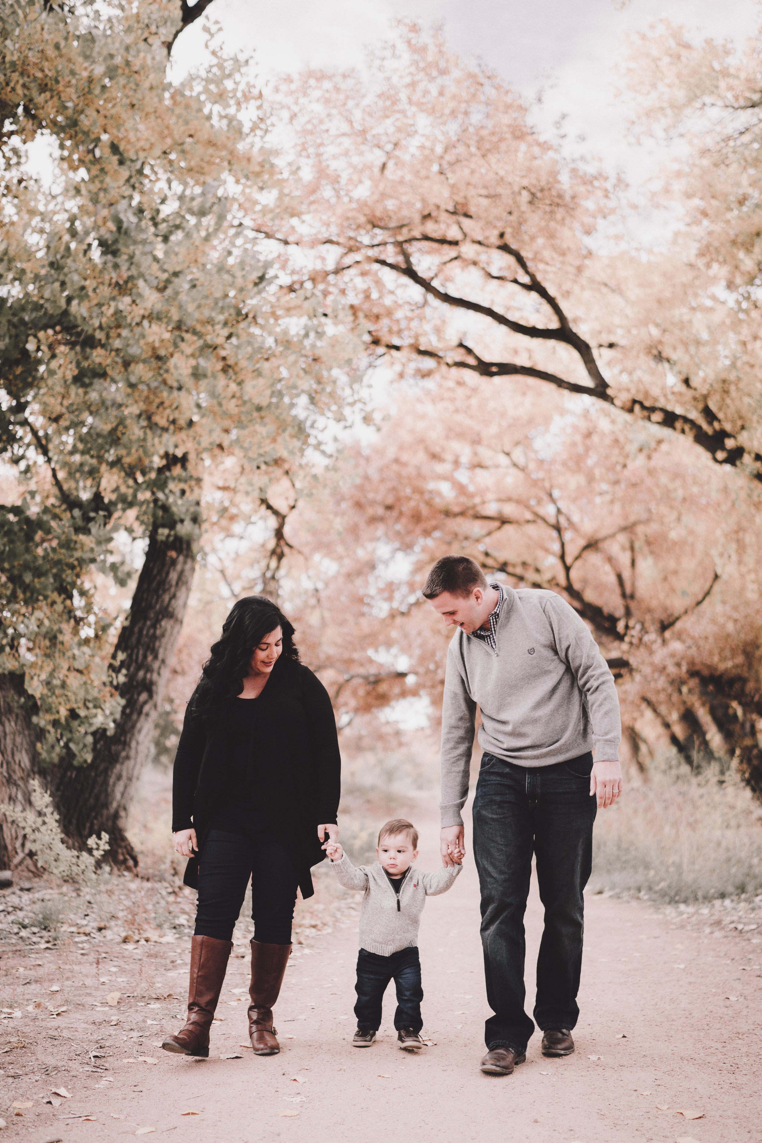 TONY-GAMBINO-PHOTOGRAPHY-BEND-OREGON-FAMILY-PHOTO-SHOOT-000_1554.jpg