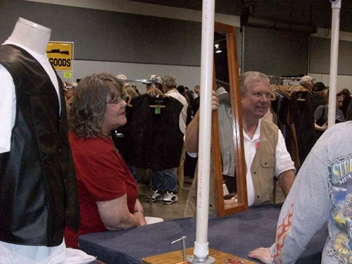 linda and bob gunshow.jpg