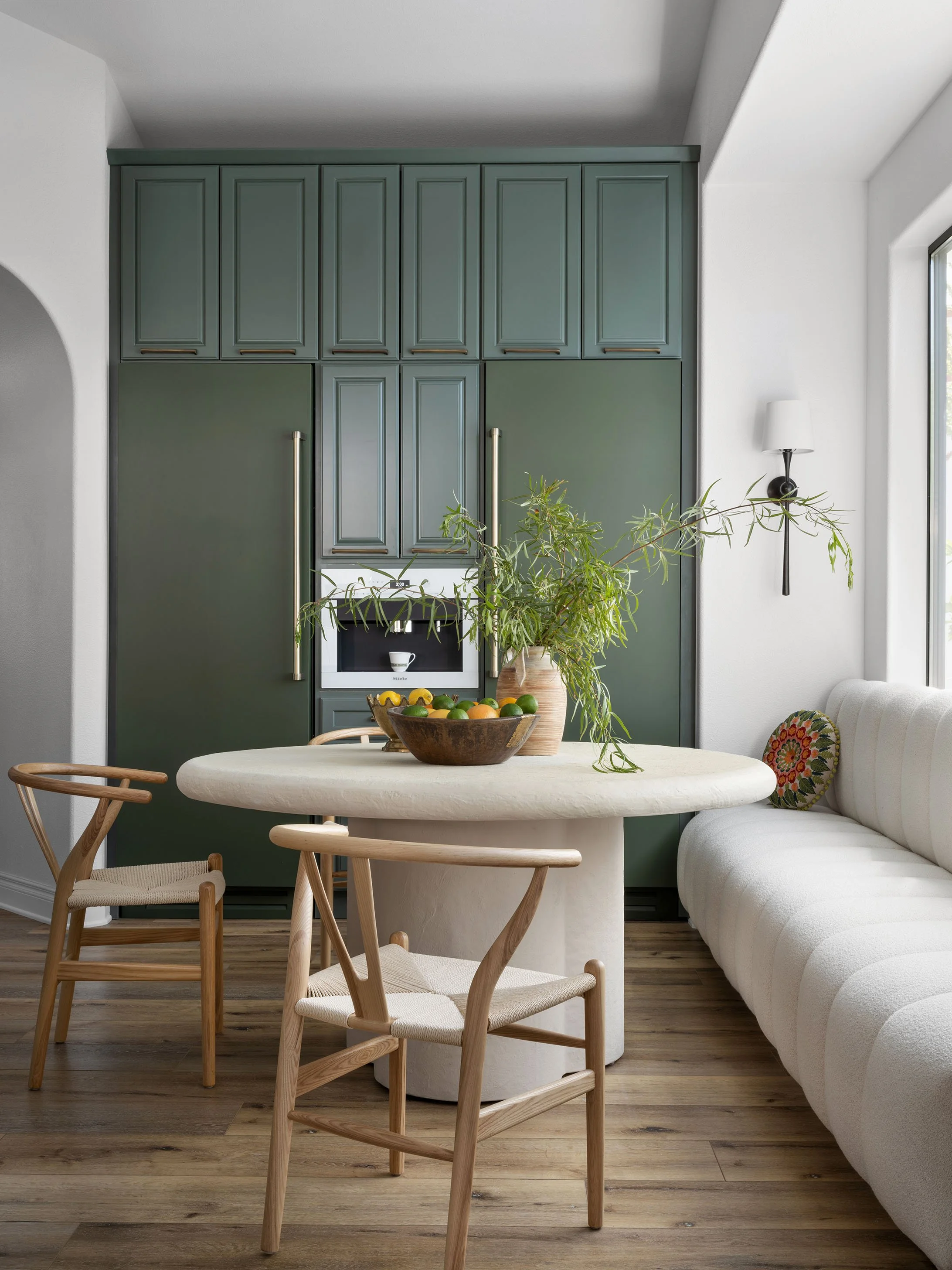 AlisonVictoria4_26_23_RusticWhite010.jpg