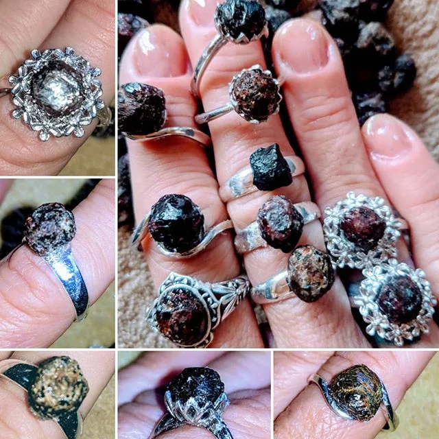 Moxie's NEW 925 Sterling silver (adjustable, for everyone!) rings with orange, purple & black garnets! DM for immediate sale, otherwise to be added on website asap :)
Do you #gotmoxie ? #MOXIEJEWELRY
