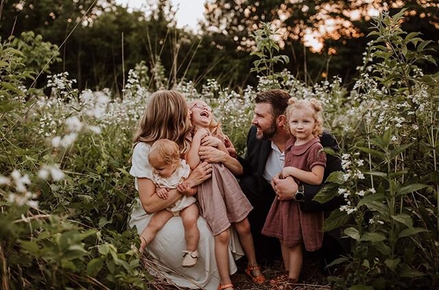 Over the weekend, I had the opportunity of documenting these 2 say their vows to one another and then finishing off our time with photos of their sweet family ✨ I&rsquo;ve said before and I&rsquo;ll say it again- I love what I do 🥰