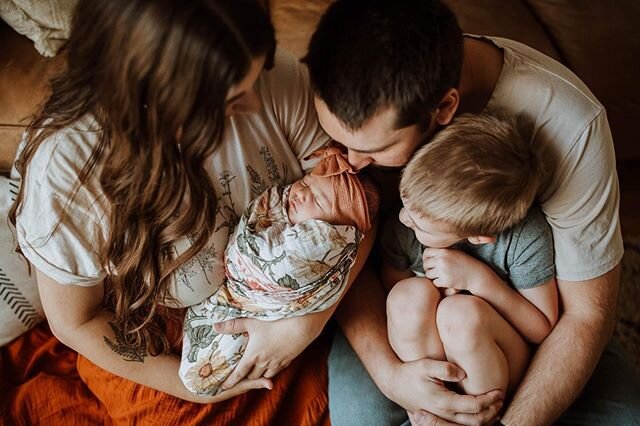 I&rsquo;m sharing more of their sweet newborn gallery in my stories! 🥰