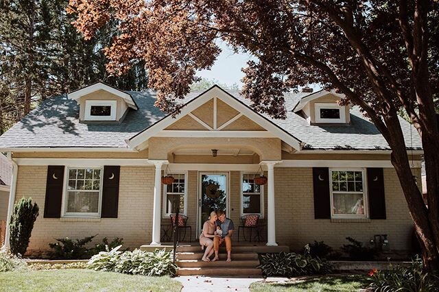 Picture perfect home, adorable parents, and the sweetest little angel baby. Swipe to see for yourself 😍😍😍