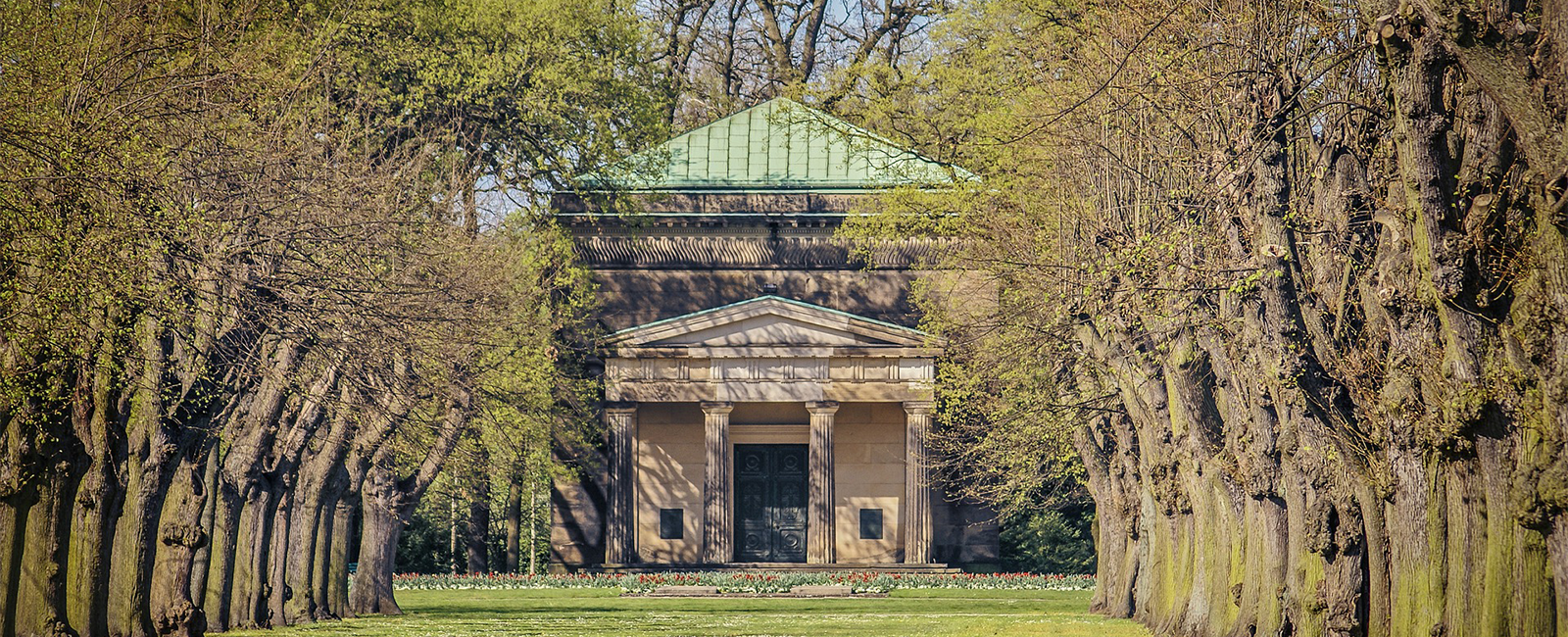 Hero_Mausoleums.png