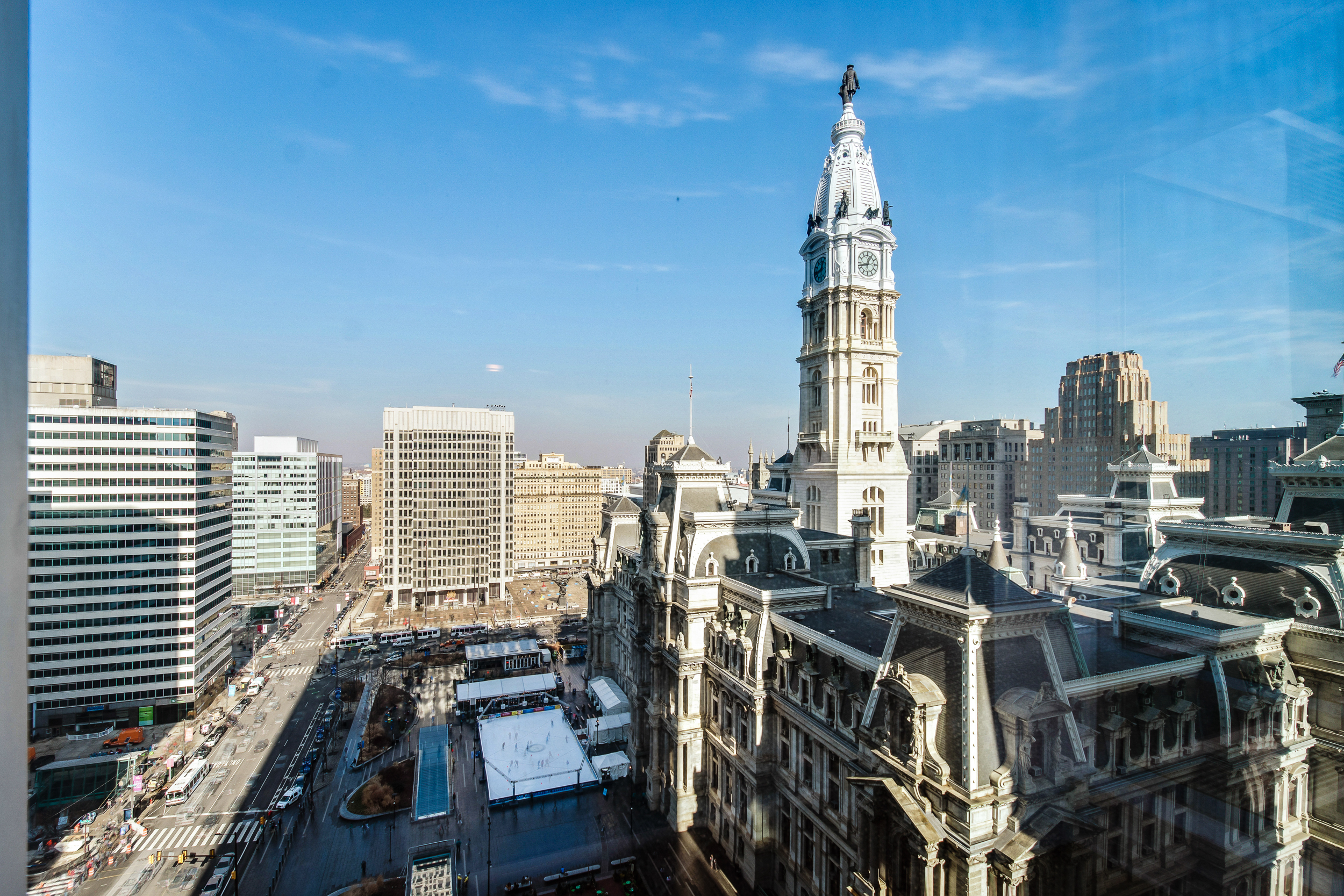 ritz carlton residence 20d view of city hall and dilworth park.jpg