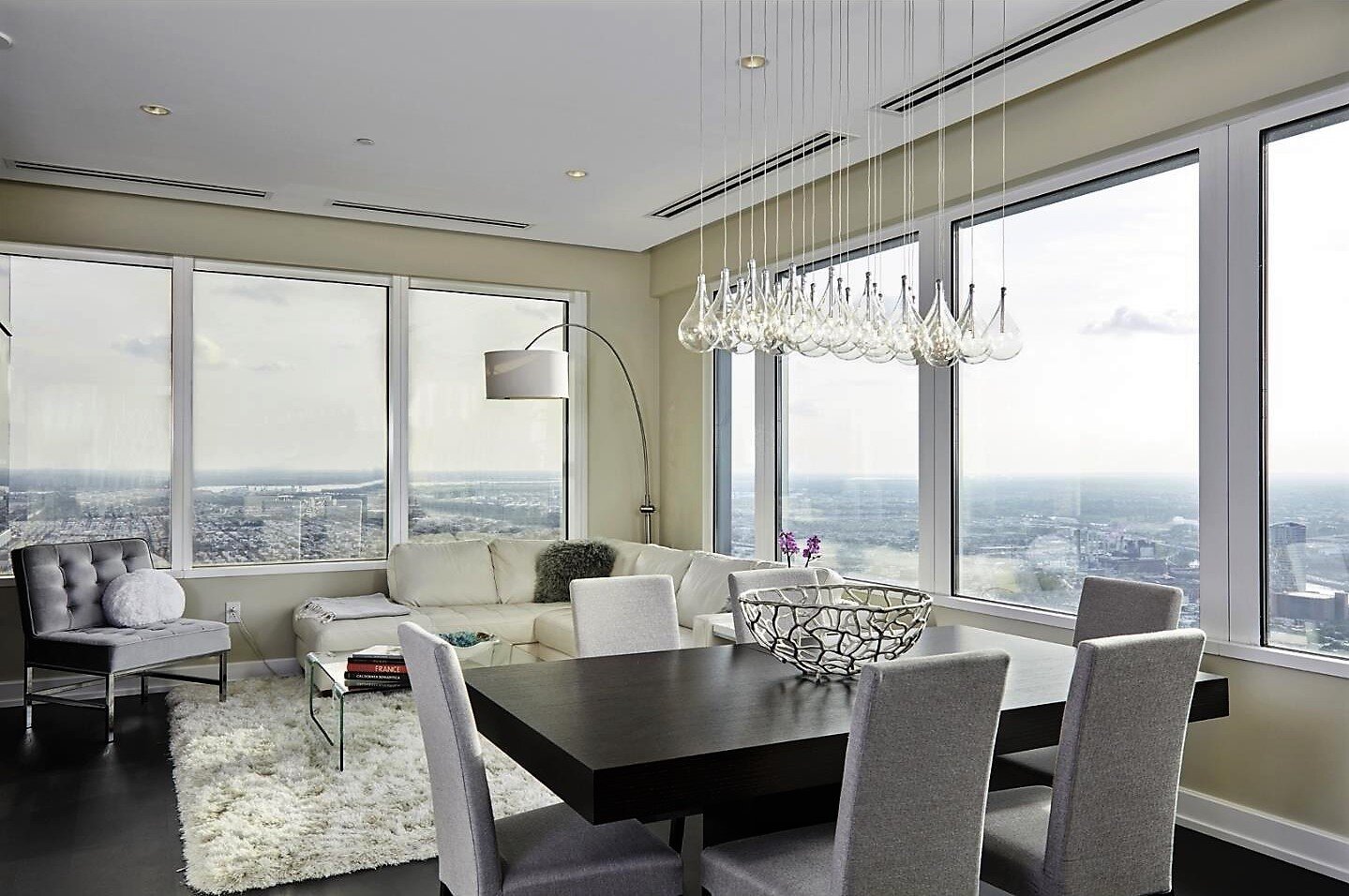 4902_Dining.jpg