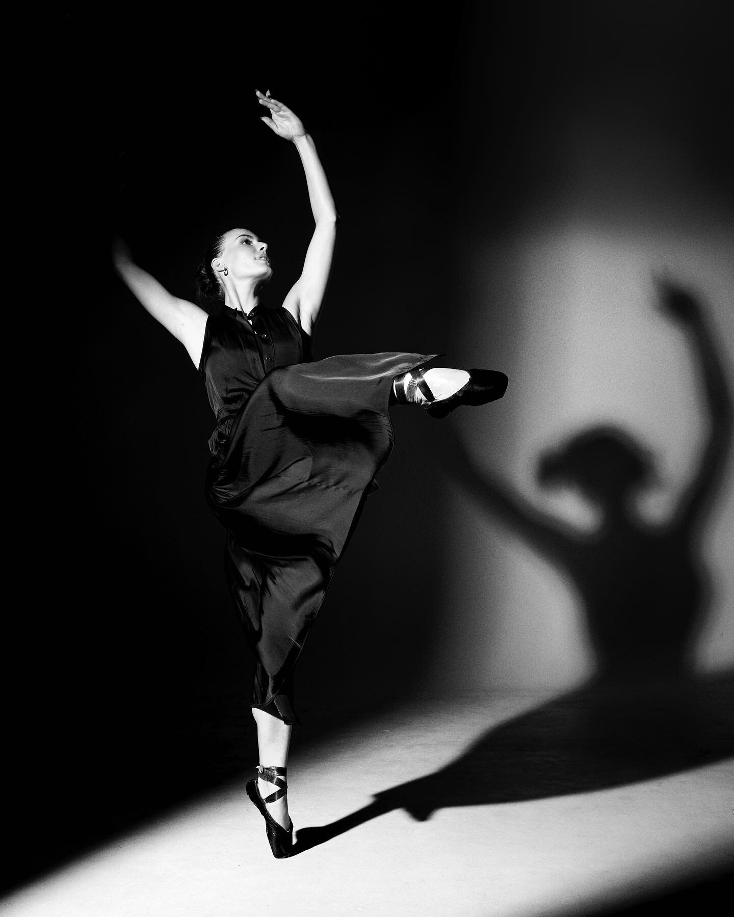 Black and white Ballerina 
*
*
*
*
#studiophotography #contentcreator #fashion #headshot #melbourne #melbournefashion #melbournephotographer #sydney #sydneyphotographer #newmodel #melbournemodel #dance